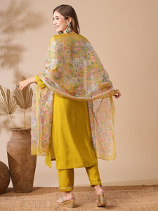 <span class=keywords><strong>Sari</strong></span>/<span class=keywords><strong>Sari</strong></span>/Chari <span class=keywords><strong>Jaune</strong></span> Fantaisie en Coton Chanderi Pur, Broderie Traditionnelle Lourde, Vente en Gros pour l'Exportation, Idéal pour les Fêtes Indiennes Féminines - Product Image 6