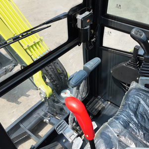 Spedizione Gratuita Escavatore Cingolato Mini da 2,5 Tonnellate con Motore Kubota EPA EURO 5 e Accessori Idraulici - Product Image 6