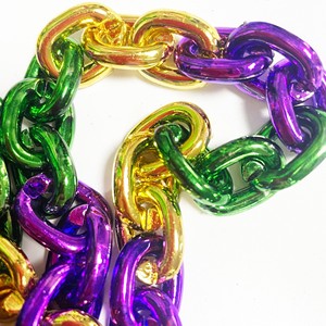 Collier Géant à Maillons de 84 cm pour le Mardi Gras de la Nouvelle-Orléans, Perles Violettes, Vertes et Dorées, Idéal pour les Événements d'Halloween et les Fêtes de Carnaval - Product Image 5