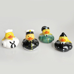 ของขวัญสุดสร้างสรรค์ ตุ๊กตาเป็ดกัปตัน PVC หลากหลายแบบ สำหรับสะสม ของตกแต่งฮาโลวีน ตุ๊กตาเป็ดยาง ของตกแต่งโต๊ะทำงาน - Product Image 2