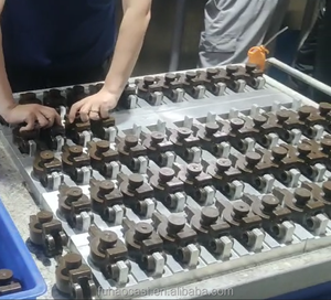 Đôi trạm 18t xi lanh miễn phí sáp Máy phun với cột trượt tấm cho đầu tư đúc thiết bị - Product Image 5