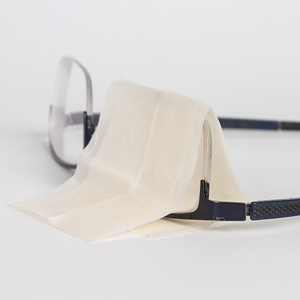 Lingettes nettoyantes et désinfectantes multi-usages jetables anti-buée pour lunettes avec boîte de présentation - Product Image 4