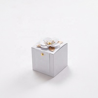 White Favours Boxes Custom ize Verfügbar Wir können Ihr Logo auf dieser kreativen Party White Souvenirs Verpackungs boxen für die Hochzeit drucken