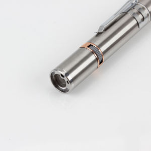 Giocattolo Interattivo Moderno per Gatti con Luce a Punto Rosso, Bastone in Metallo per Allenamento ed Esercizio, per Tutte le Stagioni - Product Image 4