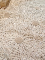 Vente en gros de nouveau tissu blanc en dentelle française à la mode, broderie florale de fleurs en 3d, perles et tissu en tulle pour vêtements, robe de soirée