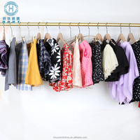 Fardos de Ropa Usada Importada de Guangdong, Faldas Cortas de Segunda Mano para Mujer, Venta al Por Mayor, Poliéster/Algodón, Mini