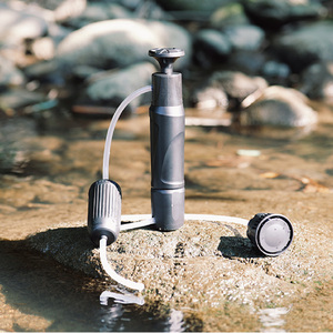 <span class=keywords><strong>Filtro</strong></span> d'<span class=keywords><strong>Acqua</strong></span> Portatile con Pompa Manuale per Esterni, Rimozione 99,9999% dei Batteri, per Sport, Viaggi, Campeggio, Realizzato in ABS Durevole per Uso Alimentare - Product Image 2