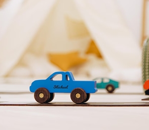 Camion en bois personnalisé, jouet sensoriel avec noms, jouet pour tout-petits, premier cadeau de Noël pour les enfants, pour le salon - Product Image 3