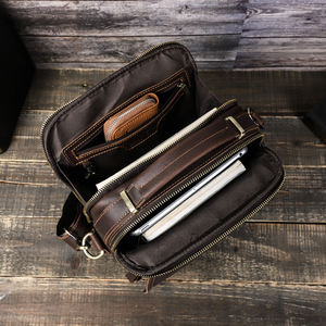 حقيبة ساعي البريد Contact's Vintage من الجلد الطبيعي للرجال، حقيبة كتف من جلد كريزي هورس الزيتي لجهاز آيباد مقاس 7.9 بوصة مع حامل مفاتيح - Product Image 4