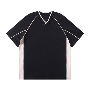 Camiseta de Hombre con Cuello en V y Color en Contraste - Estilo Moderno de Dos Tonos con Material Ligero, Ideal para el Verano, Ropa Urbana - Product Image 2