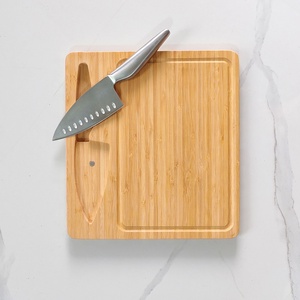 Un tagliere da viaggio curvo con un coltello da chef e una copertura da viaggio in silicone è perfetto per camper, campeggio, canottaggio o picnic - Product Image 6