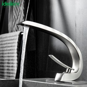 Grifo de Baño <span class=keywords><strong>Ares</strong></span> Idealex de un Solo Orificio, Diseño Moderno en Oro Antiguo, Agua Fría y Caliente, Material de Latón, Cerámica - Product Image 5