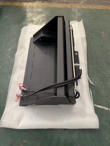 010高倾斜铲斗允许滑移转向装载机轻松完成高位卸载，提高装载效率。 - Product Image 4