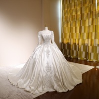 Robe de mariée de luxe grande taille 3705 avec fleurs perlées, manches longues, en satin, style princesse, pour soirée formelle