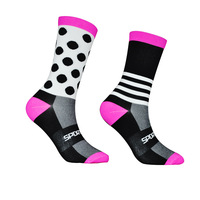 Chaussettes de cyclisme à la mode OEM ODM pour hommes et femmes Crew Mid Length Marathon Techwear Running Bicycle Nylon Aero Socks