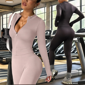 Traje de yoga de cintura alta con mangas largas, cintura elástica, cierre de cremallera completa, patrón liso, conjunto deportivo con efecto levanta glúteos y logo frontal. - Product Image 2