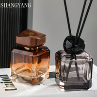 Bouteille diffuseur de roseaux en verre carré transparent de haute qualité, 180 ml, avec bouchon en bois peint, vente en gros directe d'usine chinoise