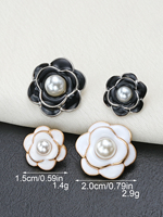 Penjualan laris kancing logam paduan Camellia kancing jahit tangan mutiara tombol pakaian kustom dekoratif untuk Aksesori DIY