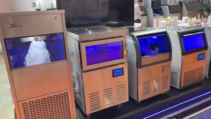 Máquina de Hielo en Cubos Comercial Nueva Modelo 2025 de 35kg-120kg con Compresor y Motor de Enfriamiento por Agua, Precio de Fábrica en China - Product Image 3