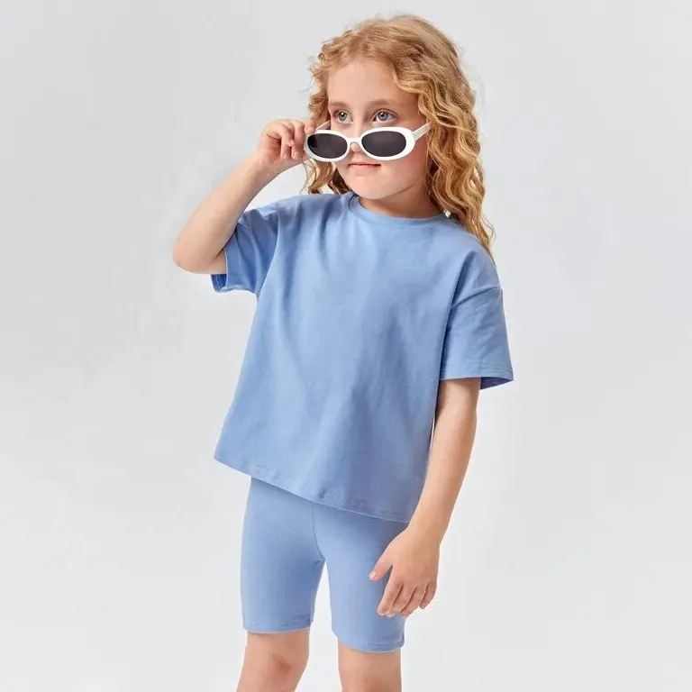 Kaus Lengan Pendek Polos Kustom Fashion Trendi Set Celana Pendek Pakaian Anak-anak Musim Panas Musim Semi 2022 Pakaian Anak Perempuan 2 Potong