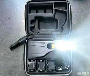 ไฟฉาย LED ระยะไกล MagiUSA X26 สำหรับขายส่ง ปรับแต่งได้ ไฟฉายโปรโมชั่นสำหรับใช้งานกลางแจ้ง พร้อมรีโมทคอนโทรล ฟังก์ชั่นกระพริบ ปรับแต่งได้ - Product Image 5