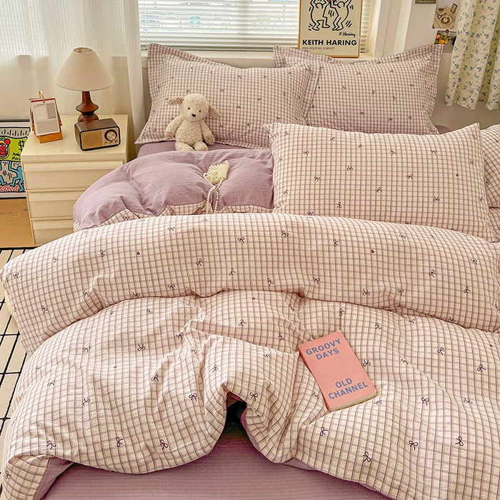 ผ้าปูที่นอน2.2เมตรชุดสี่ชิ้นพร้อมปลอกผ้านวม220*240