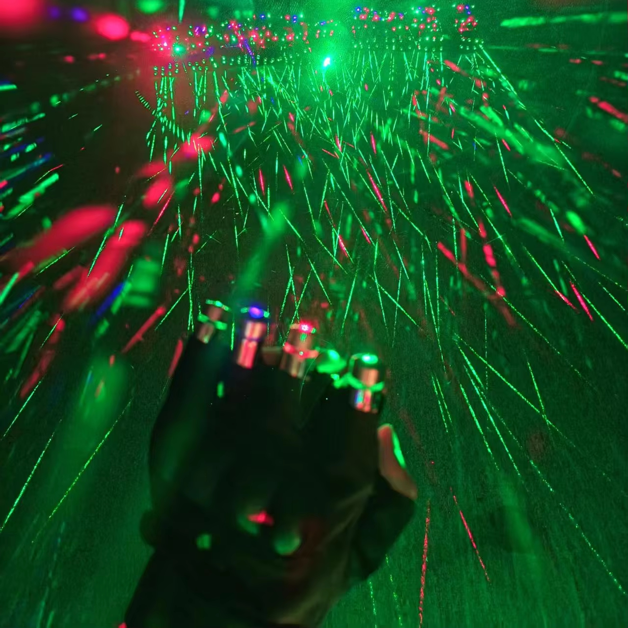 Rechargeable Fabric Lighted LED Green Laser Gloves With 4pcs 532nm 80mW Laser LED Stage Luminous Glove for DJ Club Party Show