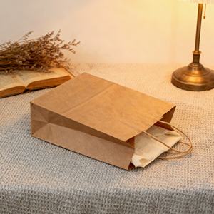 Bolsa de Compras de Papel Kraft Blanca y Marrón con Asas Retorcidas e Impresión de Logotipo - Product Image 6