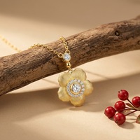 Collier pendentif fleur en argent sterling S925 plaqué or 14 carats brossé avec moissanite incrustée pour femme, idéal pour les fiançailles et les soirées