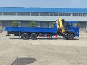 Grue montée sur camion Dongfeng de 8 à 20 tonnes, grue à flèche télescopique hydraulique de 20 m pour la construction et le levage - Product Image 5
