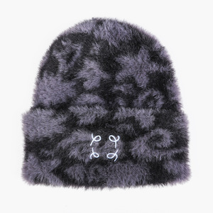 Bonnets <span class=keywords><strong>en</strong></span> peluche avec logo personnalisé Bonnet tricoté chaud d'hiver <span class=keywords><strong>en</strong></span> jacquard <span class=keywords><strong>mohair</strong></span> unisexe avec logo brodé personnalisé - Product Image 2