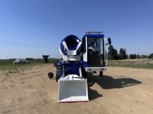 55kwディーゼルエンジン搭載、自走式コンクリートミキサー車、1.7立方メートルタンク容量 - Product Image 1