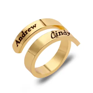 Nom personnalisé mot anneaux mode or et argent couleur Laser bijoux en acier inoxydable pour les femmes pour les Occasions professionnelles