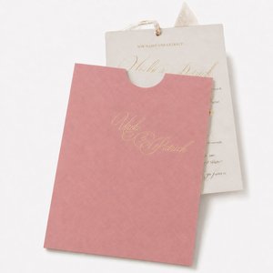 Pochette en papier pour cartes avec impression numérique personnalisée, porte-invitation avec monogramme doré, carton mat et carte d'insertion assortie - Product Image 3