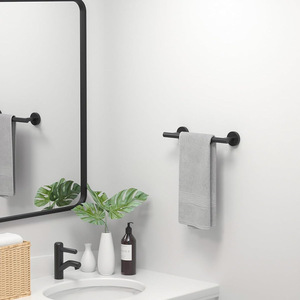 Toallero Saint Ruijia Negro Mate de un Solo Poste, Montado en la Pared, Estilo Moderno Minimalista, Recubrimiento de Hierro en Polvo, Juego de Tres Piezas - Product Image 3