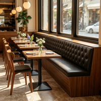 Ensemble de banquettes de restaurant sur mesure avec sièges capitonnés en cuir, banc carré en bois et chaises de salle à manger pour projets