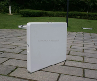 Table de salle à manger moderne en HDPE pour hôtel, idéale pour l'extérieur et le salon