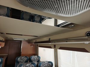 Autobús de Lujo de 19 Plazas Usado XMQ5186 Equipado con Baño, Vehículo de Transporte de Pasajeros Confortable - Product Image 6