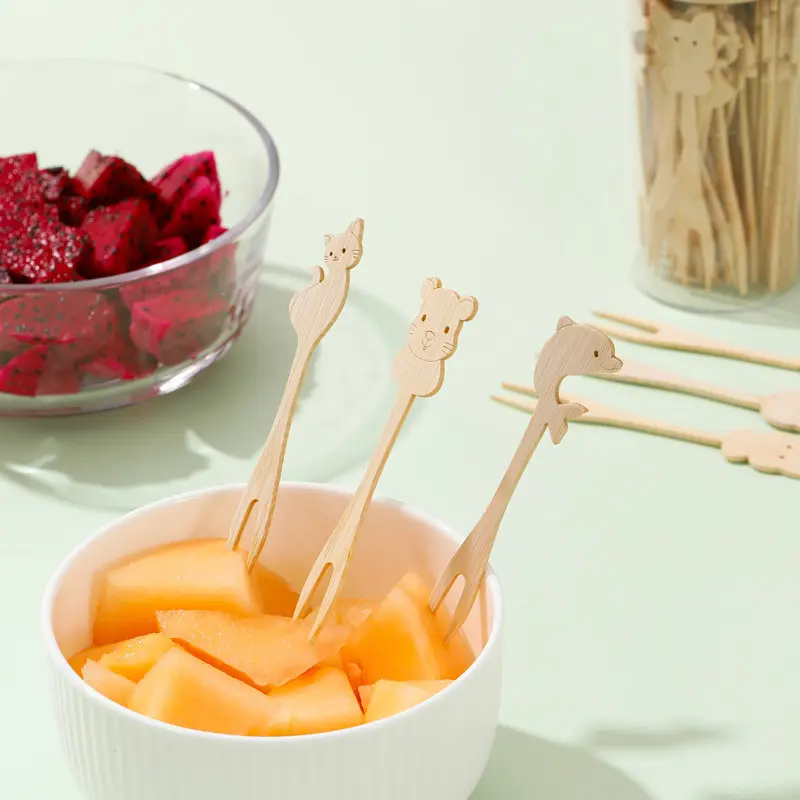 Brochettes de fruits jetables cartoon desserts fourchettes à fruits jetables en bambou pour enfants brochettes en bambou d'animaux mignons