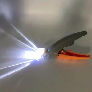 Tagliaunghie professionale per animali domestici con LED in acciaio inossidabile - Product Image 6