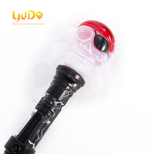 Halloween LED bacchetta giocattolo Glow Spinning Stick Led Light up <span class=keywords><strong>accessori</strong></span> <span class=keywords><strong>per</strong></span> <span class=keywords><strong>feste</strong></span> forniture personalizzate <span class=keywords><strong>per</strong></span> regali Festival <span class=keywords><strong>per</strong></span> bambini - Product Image 3