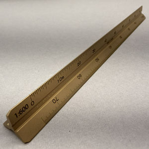 Regla Triangular de Latón con Grabado Láser, Modular para Construcción y Medición - Product Image 1