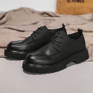 Chaussures habillées pour hommes, style britannique, décontractées et formelles, à enfiler, automne, avec semelles épaisses, version coréenne, en cuir noir, type Oxford - Product Image 1
