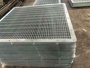 Griglia di scarico in acciaio zincato per cemento armato, - Product Image 2