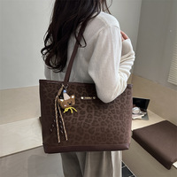 Nouvelle Collection Printemps 2026 : Sac Seau Fourre-tout Imprimé Léopard, Sac à Bandoulière Grande Capacité Chic Rétro pour Femme, Sac Polyvalent pour le Travail et les Loisirs