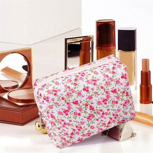 Customized Logo Red Floral Zipper Quilted Cotton Women's Cosmetic Makeup <b>Toiletry</b> <b>Bag</b> - Product Image 4