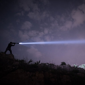 TrustFire Đèn Pin <span class=keywords><strong>1</strong></span> Km Đèn Pin Tầm Xa T70 Đèn Pin Chiến Thuật Săn Bắn <span class=keywords><strong>Led</strong></span> 2300Lm Sạc Được - Product Image 6