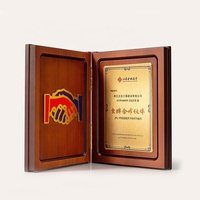 Boîte de présentation de médailles pliante en bois personnalisée avec gravure, plaque souvenir sportive, plaque de récompense en bois