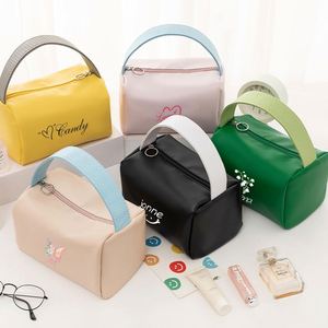 Sac de maquillage personnalisé sur mesure, trousse de toilette de voyage, organiseur de cosmétiques, cadeau de la Saint-Valentin, cadeau d'anniversaire pour femmes et filles - Product Image 1