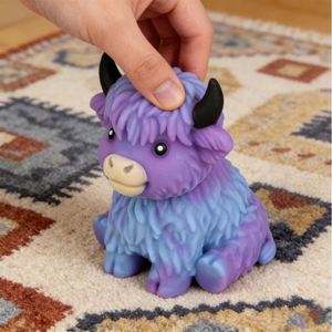 Nuevo Juguete Antiestrés de Compresión Lenta con Diseño de Ganado Highland Degradado, Unisex, para Jóvenes y Adultos de 15 a 35 Años, para la Oficina y Alivio de la Ansiedad - Product Image 5